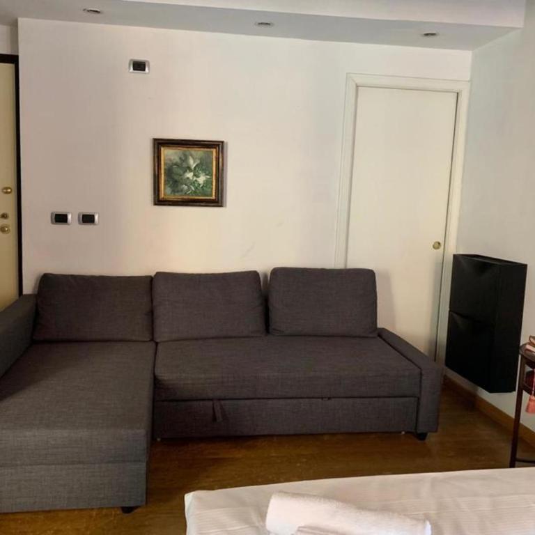 whouse suite GOLD TOWERS - One-Bedroom Apartment - 10