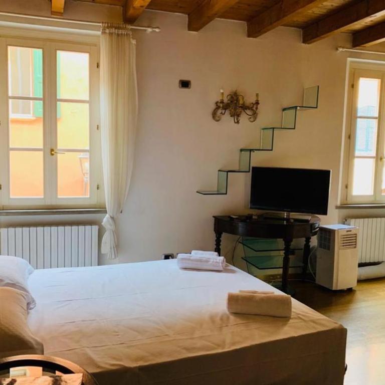 whouse suite GOLD TOWERS - One-Bedroom Apartment - 12