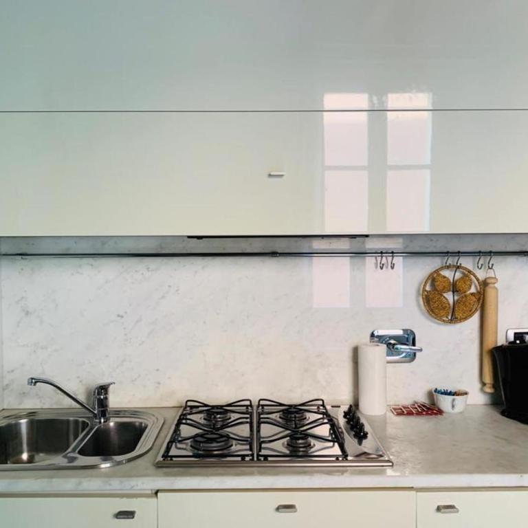 whouse suite GOLD TOWERS - One-Bedroom Apartment - 5