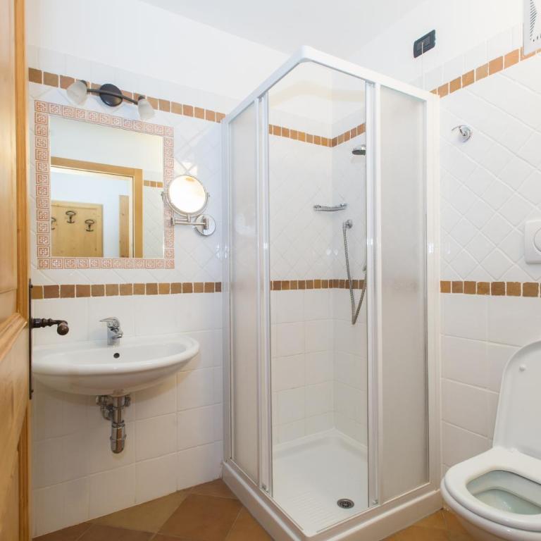 Residence Ca' Delle Margherite - Camera Matrimoniale con Bagno Privato - 3
