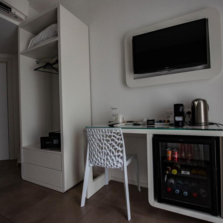 Aether Suites Tropea - Free Private Parking - Suite King con Balcone - 2