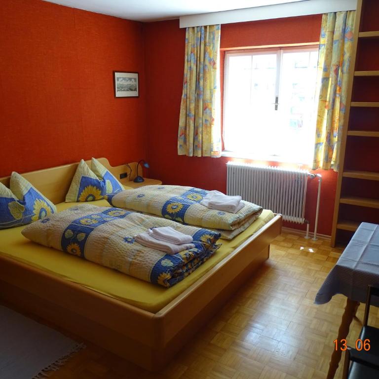 Ulli 1 - Doppelzimmer mit Gemeinschaftsbad - 1