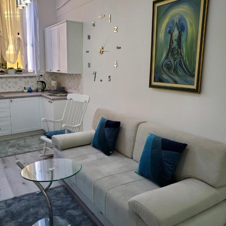 MM Apartment - One-Bedroom Apartment - 9