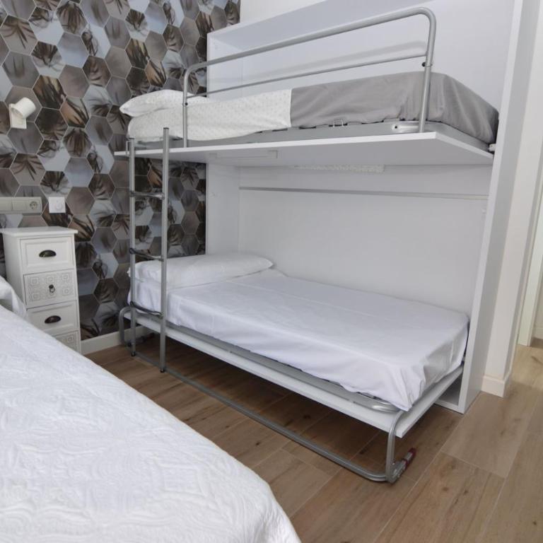 Hotel Castillo Benidorm - Habitación Triple con balcón - 8
