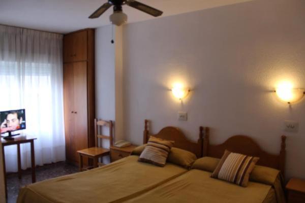Pension Americano - Habitación Doble con ducha - 2 camas - Sin aseo - 1