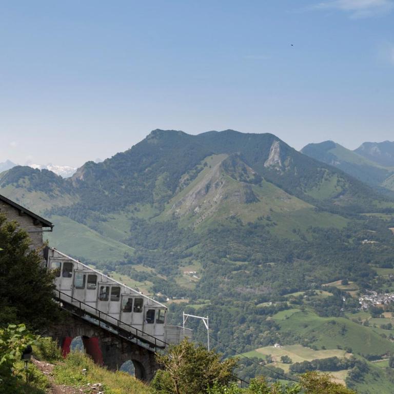 Appartement le Soleil 140 m2 climatisé parking privé proche Sanctuaires - Apartment with Mountain View - 40