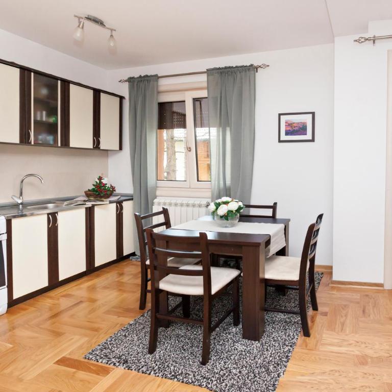 Goldpine Apartments - Apartman sa Pogledom na Vrt - 5
