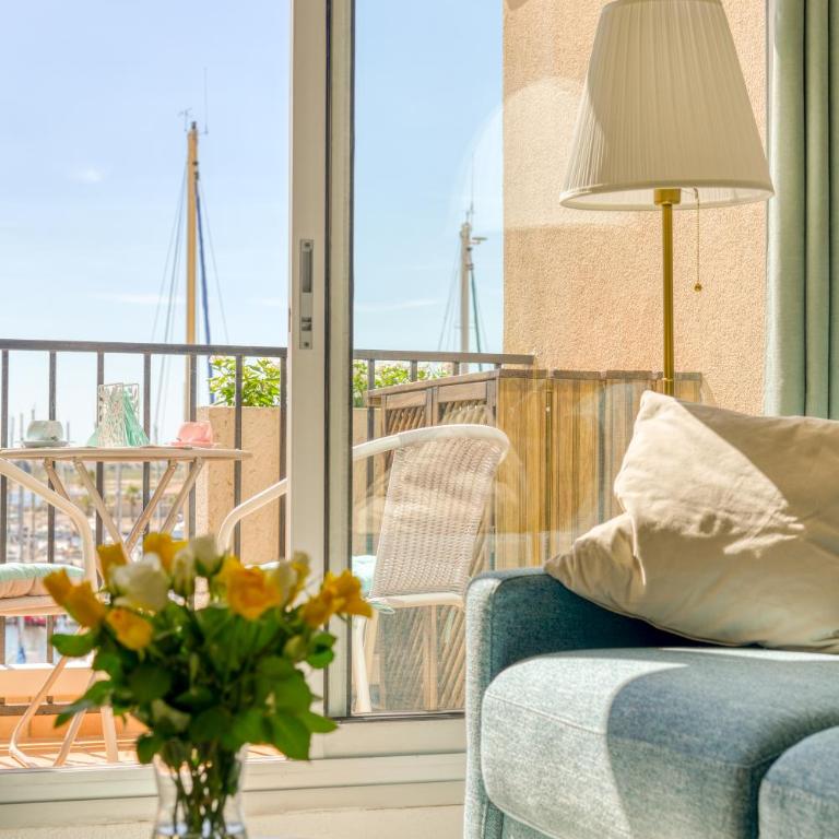 Appartement et Studio Le Méditerranée Port Soleil - Apartment with Sea View - 8