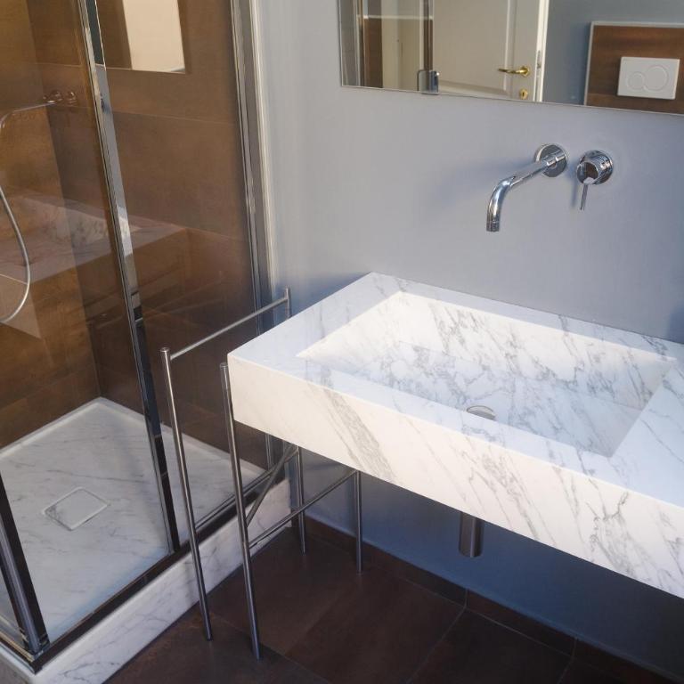 B&b L' Orangerie - Camera Matrimoniale/Doppia con Letti Singoli con Vista Città - 1
