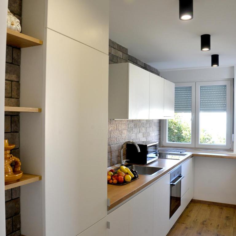 City Center Lux Apartment Dorotea - Apartman - 10