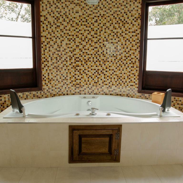 La Posada De Los Arcángeles - King Suite with Spa Bath - 4