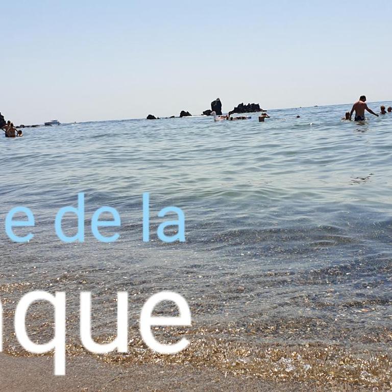Résidence de standing la Pêcherie Spacieux T3 comme un cocon familial vue mer et sur l'avant port Sur le bout du bout de Cap d'Agde seule cap en Occitanie - Apartment with Sea View - 56