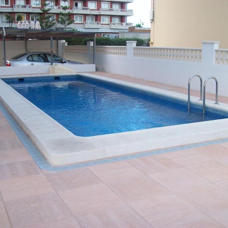 PRECIOSO ÁTICO CON AIRE ACONDICIONADO y PISCINA - Apartamento de 2 dormitorios - 28