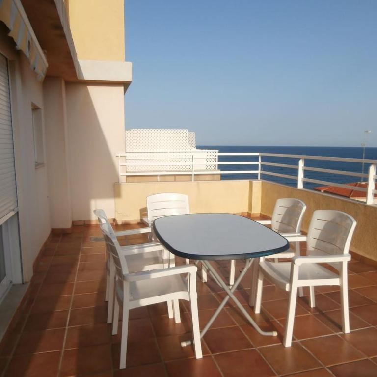 PRECIOSO ÁTICO CON AIRE ACONDICIONADO y PISCINA - Apartamento de 2 dormitorios - 16