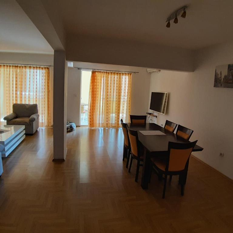 Apartmani Jovan - Deluks Apartman sa 3 Spavaće Sobe - 12