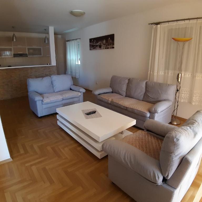Apartmani Jovan - Deluks Apartman sa 3 Spavaće Sobe - 18