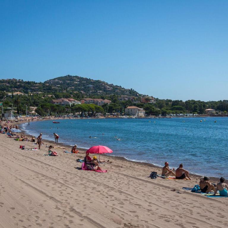 Belle maison avec piscine dans les hauteurs à Saint Raphael - Villa Deluxe - 2
