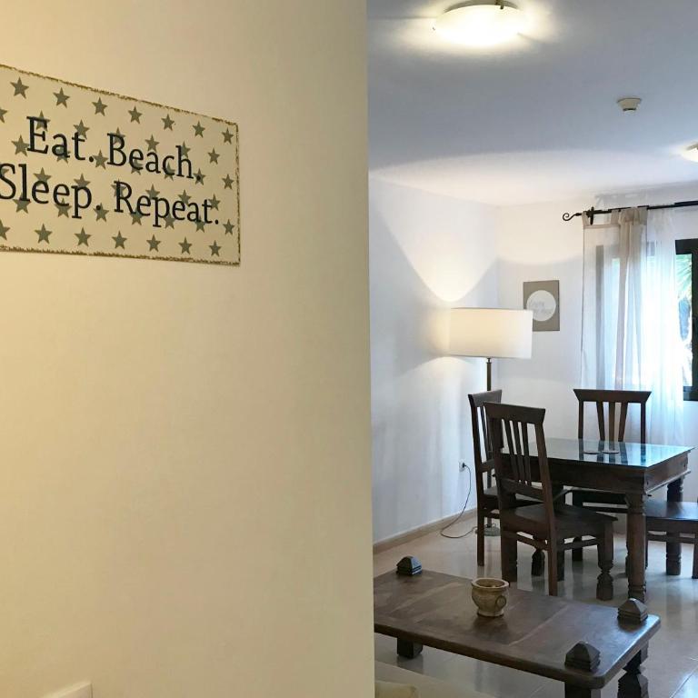 MY PRETTY HOME - Lovely and spacious surrounded by tropical gardens - private covered and uncovered terrace - pool - parking - FREE FIBRE OPTIC INTERNET - Apartamento con vistas a la piscina - 5