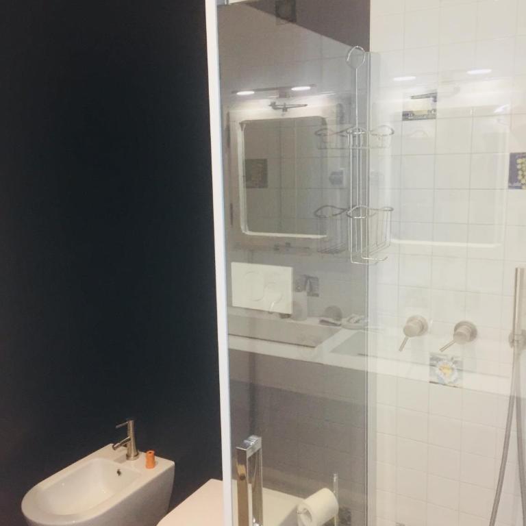 FRich B&B - Camera Tripla con Bagno Privato - 5