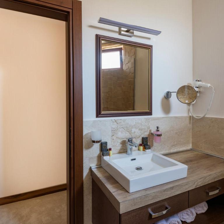 Waikiki Apartments - Dvokrevetna Soba sa Bračnim Krevetom - 1