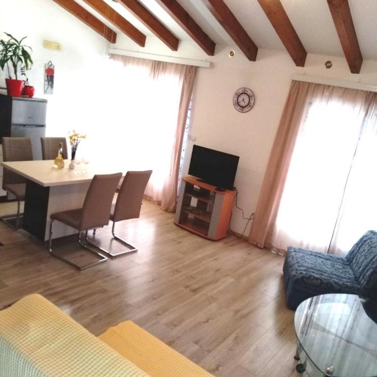 Apartmani Jovanovic - Apartman s 1 Spavaćom Sobom, Balkonom i Pogledom na More - 4