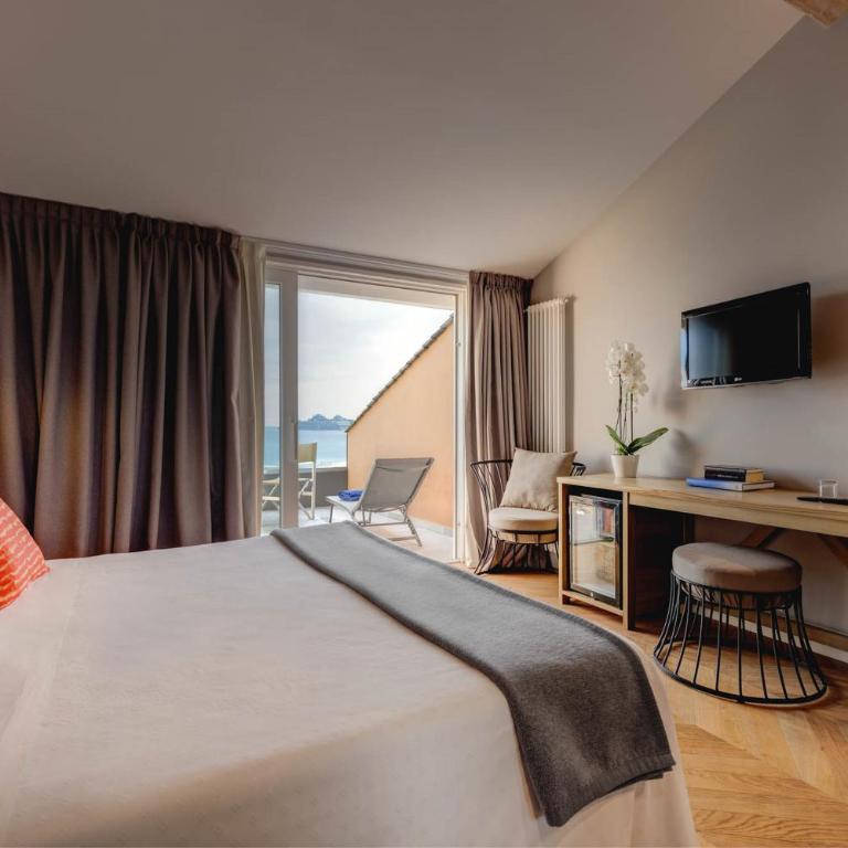 Hotel Continental - Camera Deluxe Matrimoniale/Doppia con Letti Singoli con Vista Mare - 4