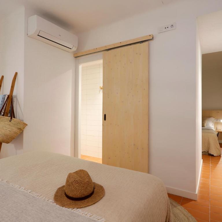 Hostal Ses Negres - Habitación Familiar Interior - 1