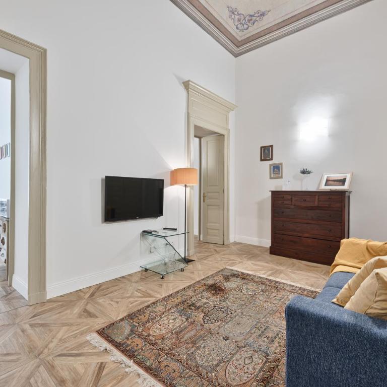 Apartments to Art - Deluxe Apartment - 12