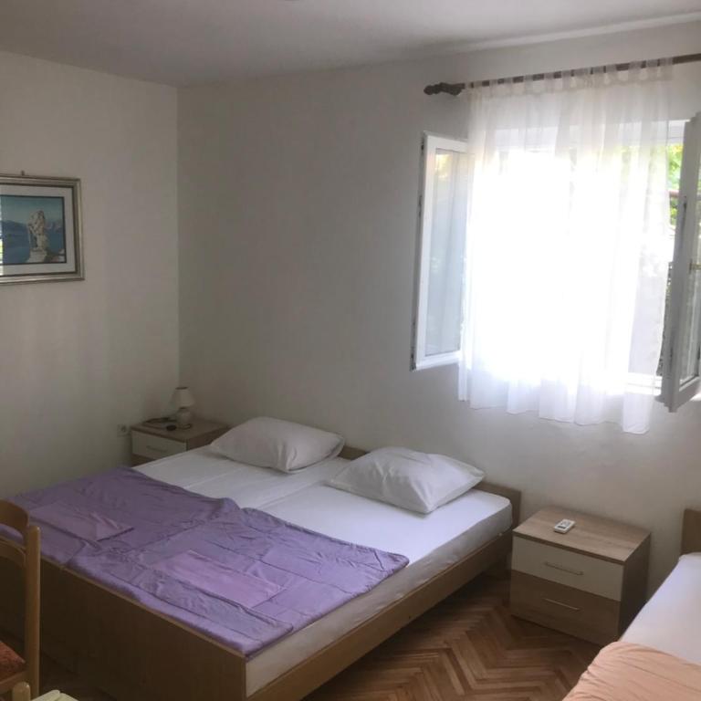 Apartments MM Budva - Triple Room with Bathroom - 2