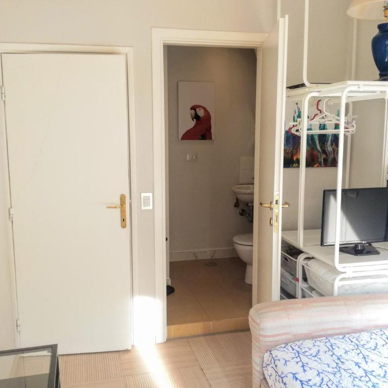 Babbo Guest House - Camera Singola con Bagno Privato - 3