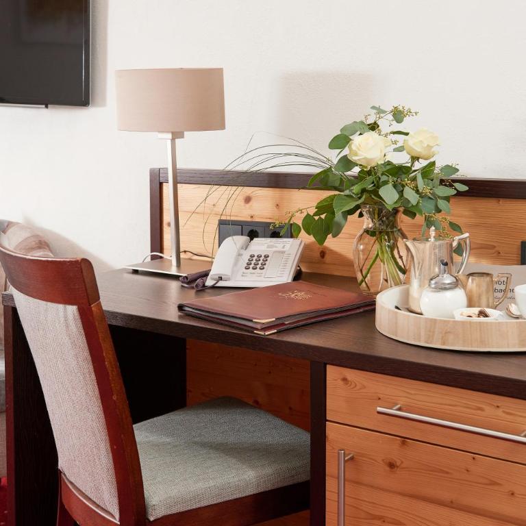 Wittelsbacher Hof - Familienzimmer mit Südbalkon (2 Erwachsene + 2 Kinder) - 3