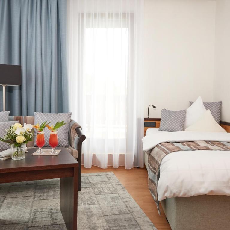 Wittelsbacher Hof - Familienzimmer mit Südbalkon (2 Erwachsene + 2 Kinder) - 2