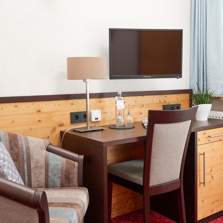 Wittelsbacher Hof - Familienzimmer mit Balkon (2 Erwachsene + 1 Kind) - 1