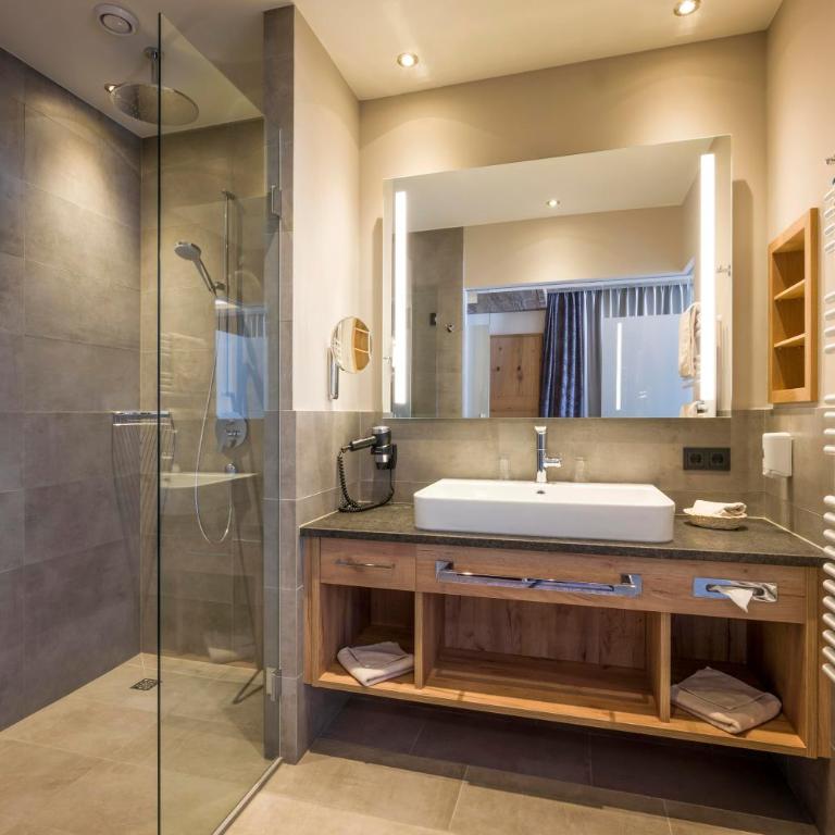 Hotel Zentral ****superior - Junior Suite „Gaisberg“ - 1