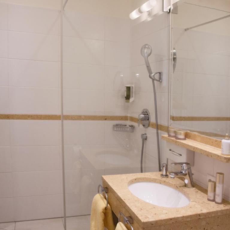 Thermenhotel Quellenhof - Standard Doppelzimmer - 1