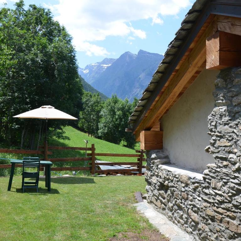 Charming Holiday House in Villeneuve Italia with Garden View - Casa Vacanze - 4