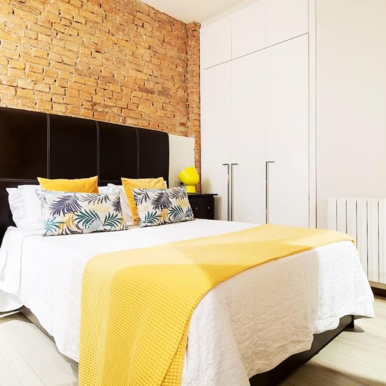 Bilbao • Centro • Guggenheim • Abando • From 1888 - Two-Bedroom Apartment - 4