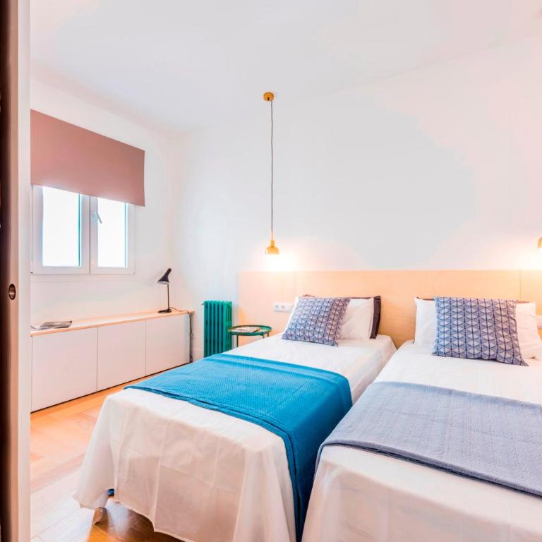 Be Mate Gran Vía Suites - Superior Apartment - 2
