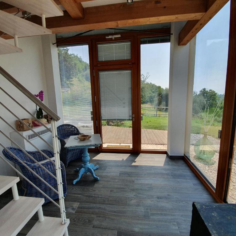 Agriturismo Podere Nigriano - Camera King con Vista Lago - 10