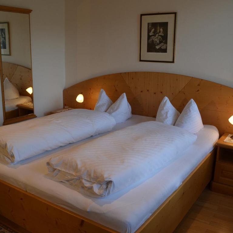 "Kaiser Karl" *** Ferienwohnungen - One-Bedroom Apartment with Balcony - 2