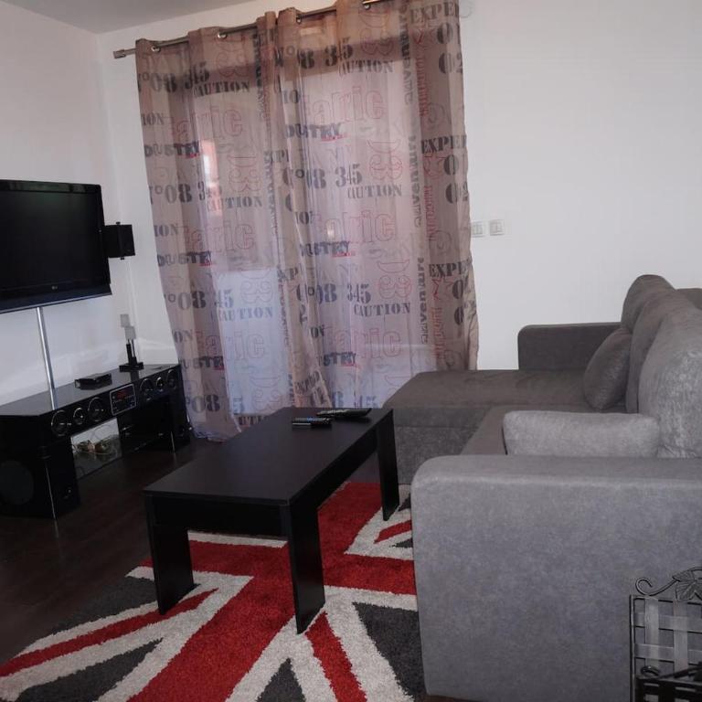 F1 de 36m2 avec terrasse et parking privatif. - Appartement 1 Chambre - 6