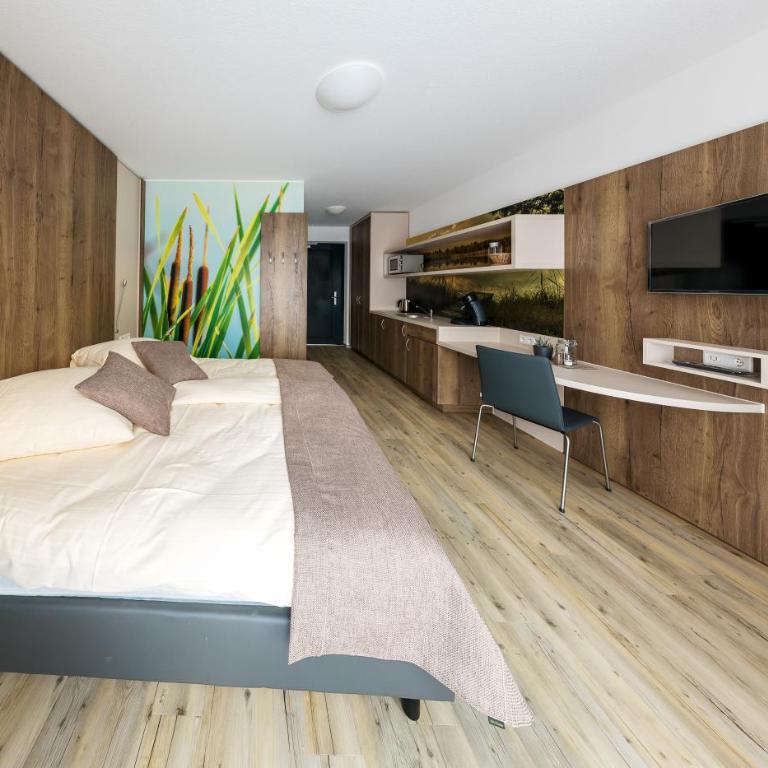 Boarding & HOUSE T24 - Doppelzimmer - barrierefrei - 1