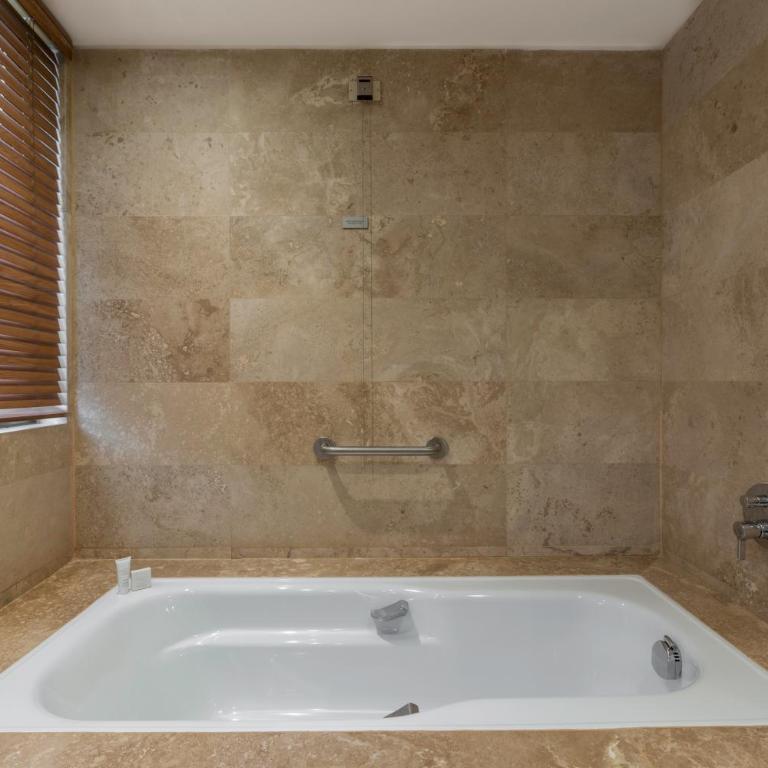 Enjoy Coquimbo - Suite Presidencial con cama grande - No fumadores - 2