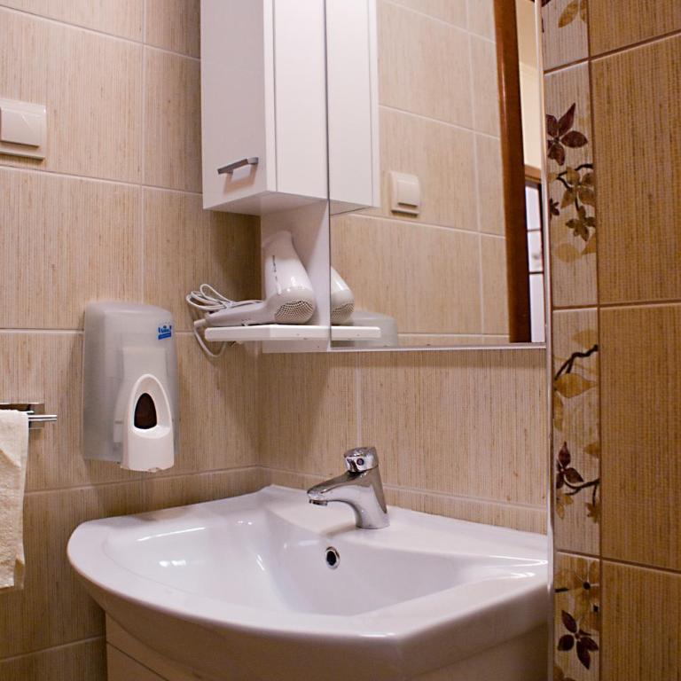 Garni Hotel Milica - Superior Three-Bedroom Apartment with Sea View - 6