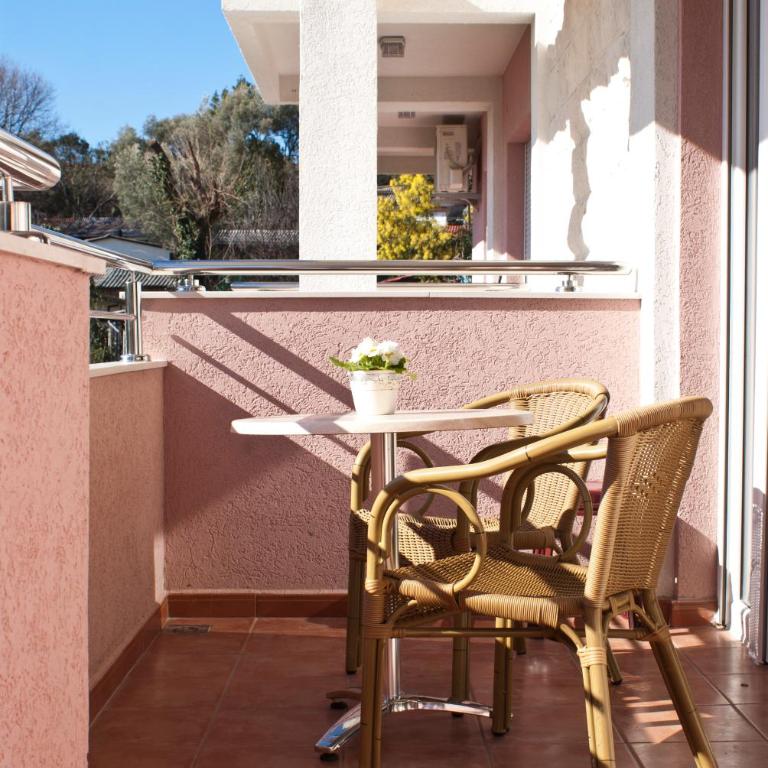 Garni Hotel Milica - Superior Three-Bedroom Apartment with Sea View - 7