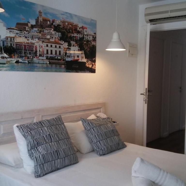 Hostal Ibiza - Habitación Doble Deluxe con ducha - 5