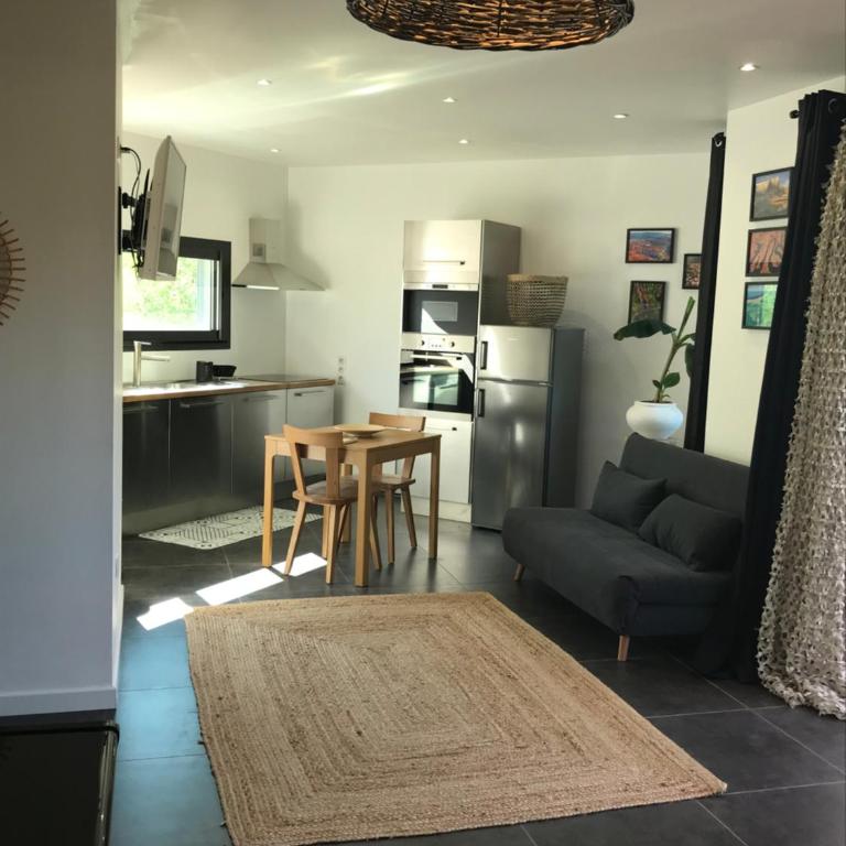 Villa le sud appartements - Appartement - Vue sur Piscine - 5