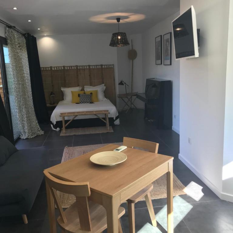 Villa le sud appartements - Appartement - Vue sur Piscine - 4