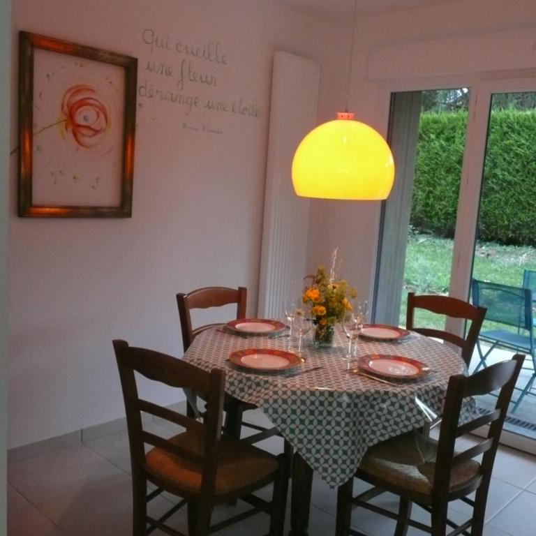 La Porte du Paradis - One-Bedroom Apartment - 11