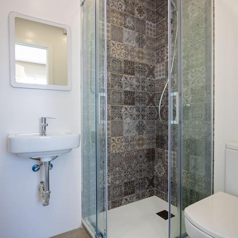 Triana Deluxe Skyview - Three-Bedroom Apartment - 11